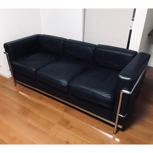 Cassina(カッシーナ)のル・コルビジェ/LC2グランコンフォート3Pソファー　スティールラインイタリア製 インテリア/住まい/日用品のソファ/ソファベッド(三人掛けソファ)の商品写真