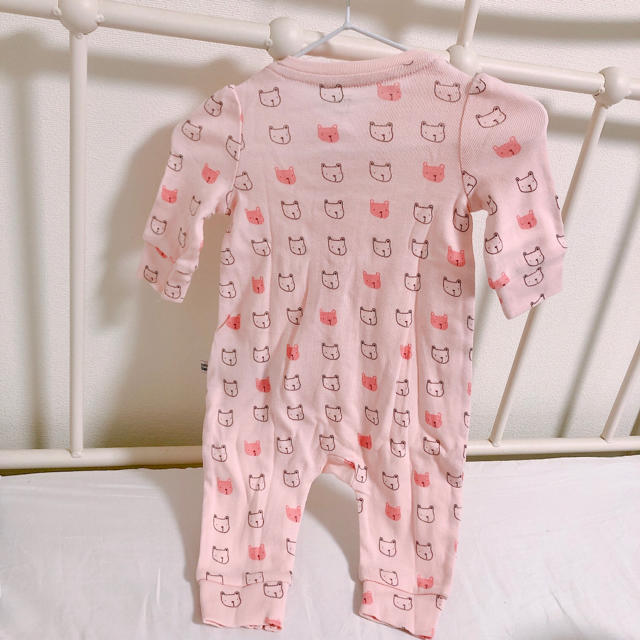 babyGAP(ベビーギャップ)の新品未使用 baby gap フェイバリット クマプリント ジップボディオール キッズ/ベビー/マタニティのベビー服(~85cm)(ロンパース)の商品写真