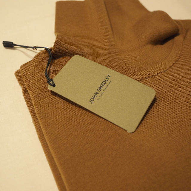 JOHN SMEDLEY(ジョンスメドレー)のJOHN SMEDLEY  WOOLタートルネック  【新品】 メンズのトップス(ニット/セーター)の商品写真