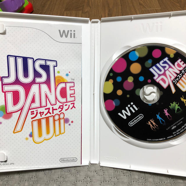 JUST DANCE（ジャストダンス） Wii 即日発送⭐︎ エンタメ/ホビーのゲームソフト/ゲーム機本体(家庭用ゲームソフト)の商品写真