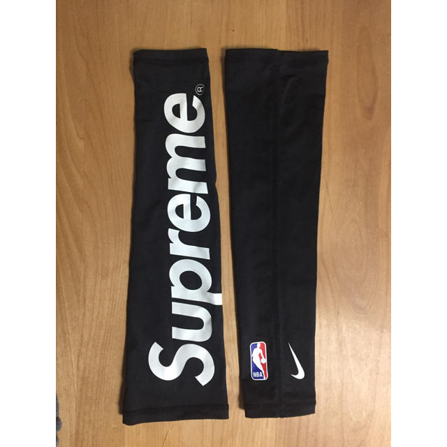 Supreme(シュプリーム)のSupreme×nike×NBA ShootingSleeve S/M 黒 スポーツ/アウトドアのスポーツ/アウトドア その他(バスケットボール)の商品写真