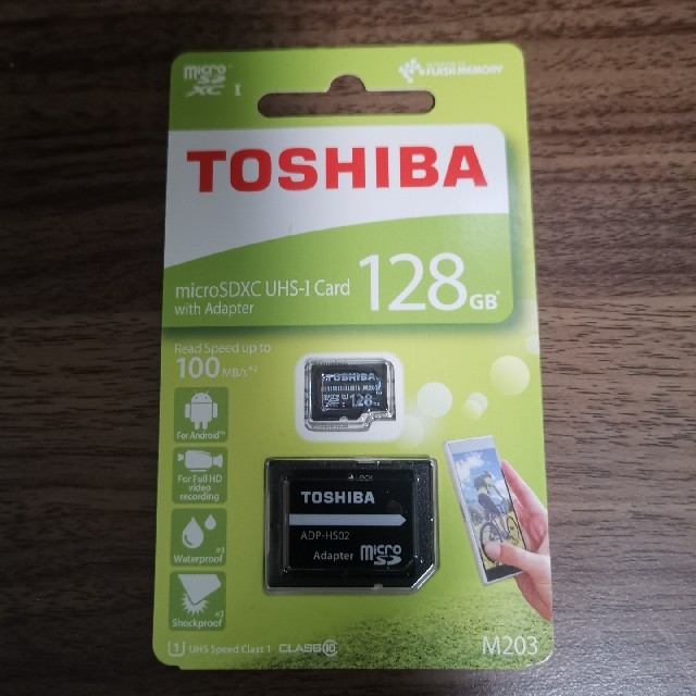 東芝(トウシバ)の新品未使用 東芝 microSD 128GB 変換アダプター付き スマホ/家電/カメラのスマートフォン/携帯電話(その他)の商品写真