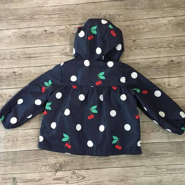 babyGAP(ベビーギャップ)のbaby gap ブルゾン　さくらんぼ　ジャンパー キッズ/ベビー/マタニティのキッズ服女の子用(90cm~)(ジャケット/上着)の商品写真