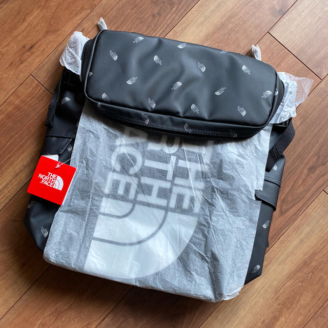 THE NORTH FACE(ザノースフェイス)のヒューズボックス THE NORTH FACE ノースフェイス TP トスロゴ メンズのバッグ(バッグパック/リュック)の商品写真