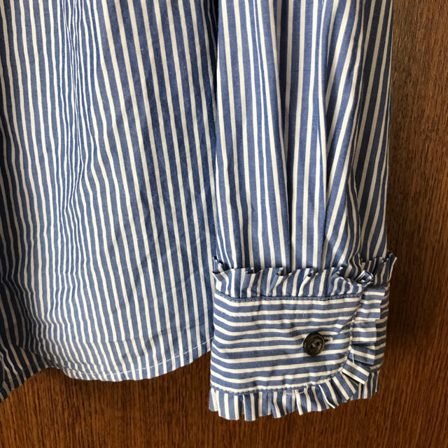 J.Crew(ジェイクルー)のＪ.Crew  ブルー  ストライプ  フリル　シャツ レディースのトップス(シャツ/ブラウス(長袖/七分))の商品写真