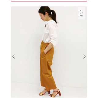 イエナ(IENA)のIENA コットンサテンクロップドパンツ 34 美品(クロップドパンツ)