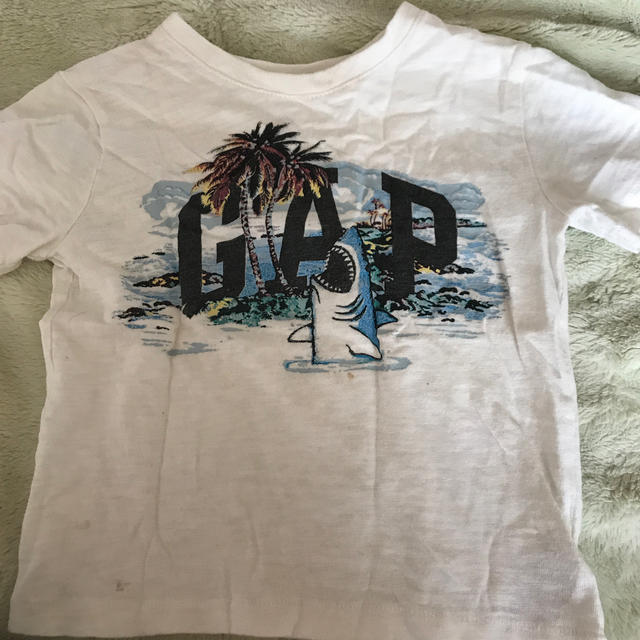 GAP(ギャップ)の子供服　 キッズ/ベビー/マタニティのキッズ服女の子用(90cm~)(Tシャツ/カットソー)の商品写真