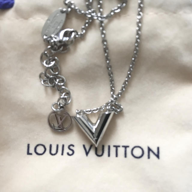 LOUIS VUITTON(ルイヴィトン)のLOUIS VUITTON エセンシャル ネックレス レディースのアクセサリー(ネックレス)の商品写真