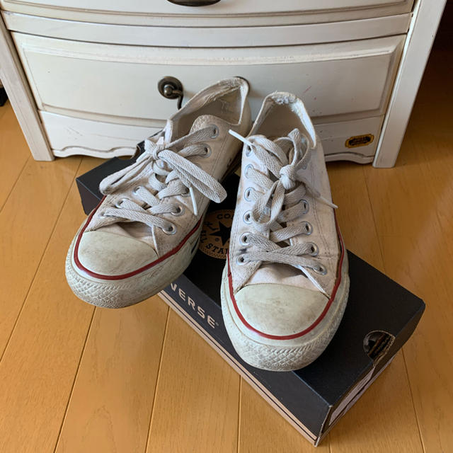 CONVERSE(コンバース)のconverse コンバース　スニーカー　white ローカット　23.5 レディースの靴/シューズ(スニーカー)の商品写真