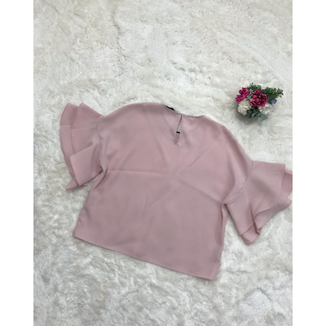 ZARA(ザラ)のMEG様　ZARA 袖フレアトップス 美品 レディースのトップス(カットソー(半袖/袖なし))の商品写真