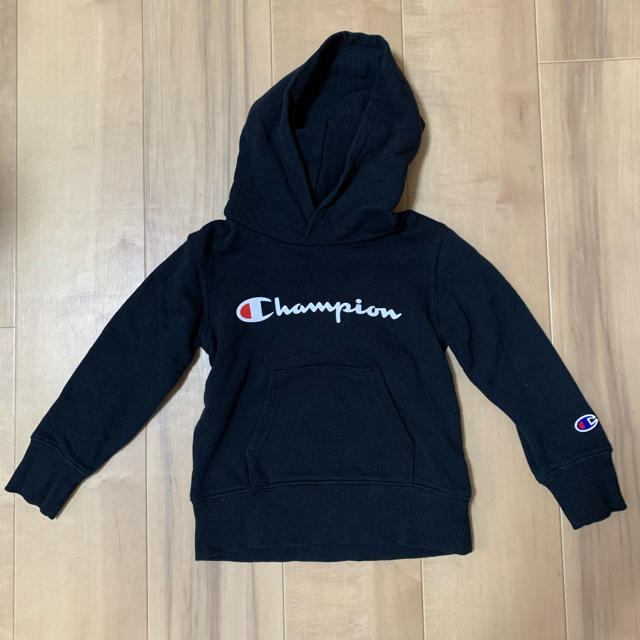 Champion(チャンピオン)のChampion kidsパーカー　黒 キッズ/ベビー/マタニティのキッズ服男の子用(90cm~)(その他)の商品写真