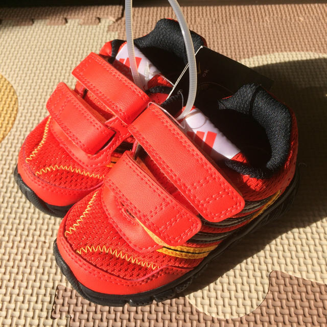 adidas(アディダス)のadidas✨新品未使用 12㎝ キッズ/ベビー/マタニティのベビー靴/シューズ(~14cm)(スニーカー)の商品写真