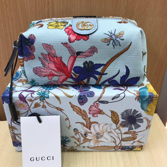 Gucci(グッチ)の未使用　グッチ　2019  ポーチ レディースのファッション小物(ポーチ)の商品写真