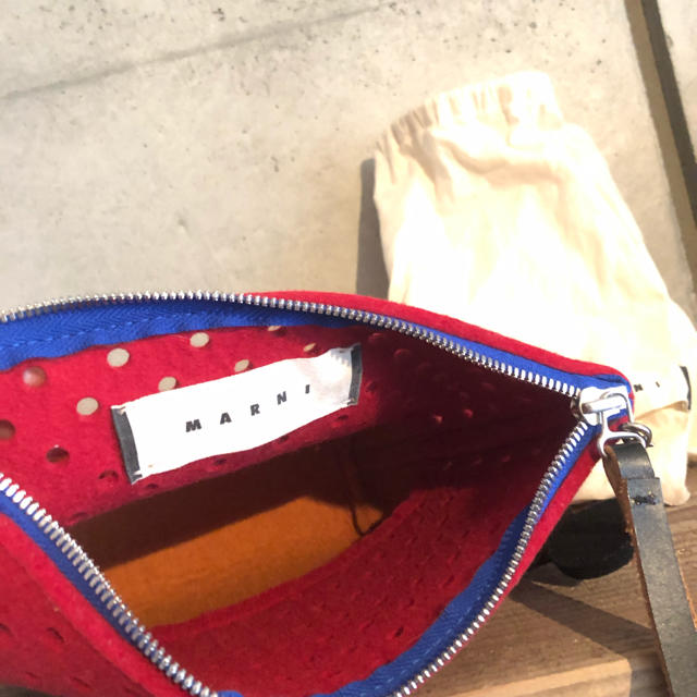Marni(マルニ)のMARNI マルニ フェルトクラッチ レディースのバッグ(ハンドバッグ)の商品写真