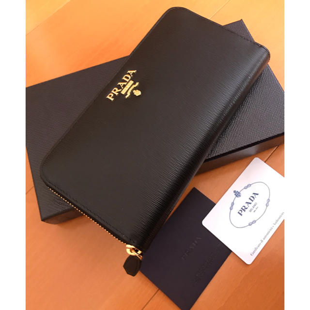 新品 PRADA プラダ ラウンドジップ長財布 ブラック&レッド バイカラー