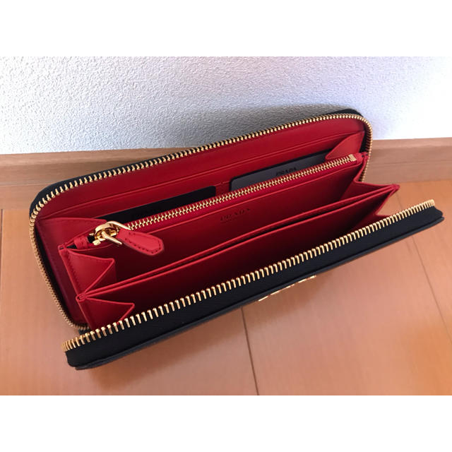 新品 PRADA プラダ ラウンドジップ長財布 ブラック&レッド バイカラー