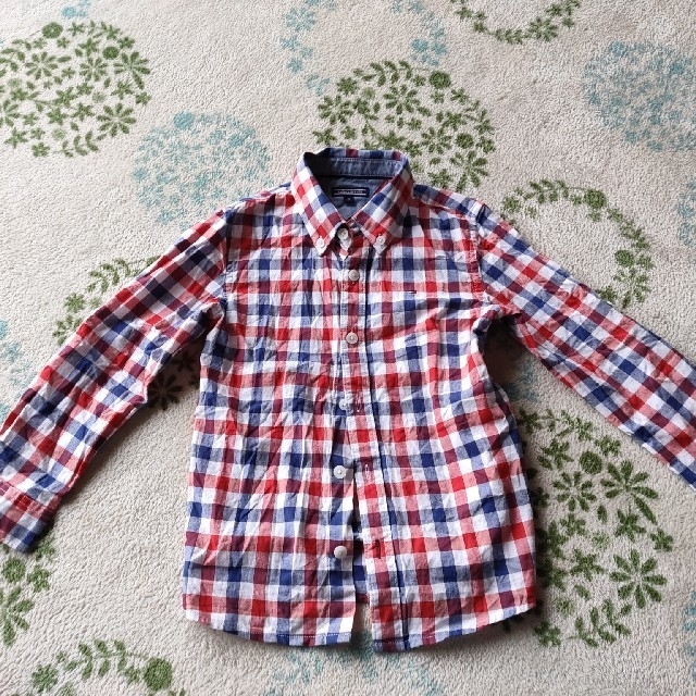 TOMMY HILFIGER(トミーヒルフィガー)のTOMMY HILFIGER 110 シャツ キッズ/ベビー/マタニティのキッズ服男の子用(90cm~)(Tシャツ/カットソー)の商品写真