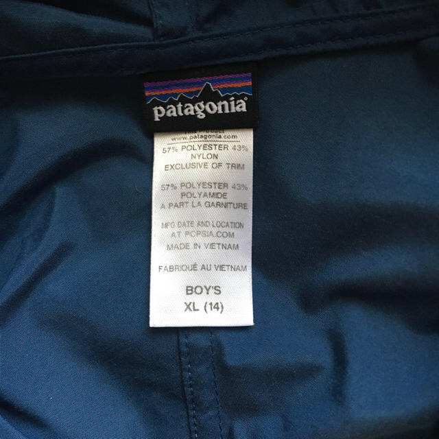 patagonia(パタゴニア)のパタゴニアボーイズナイロンジャケットXLサイズ青 キッズ/ベビー/マタニティのキッズ服男の子用(90cm~)(ジャケット/上着)の商品写真