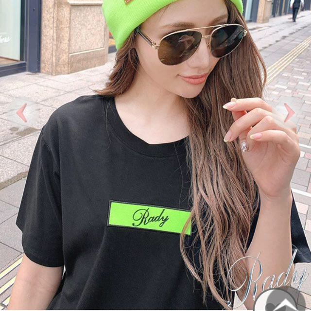 Rady - 【みぃにゃん様☆専用】Rady☆ネオン☆boxロゴTシャツの通販 by
