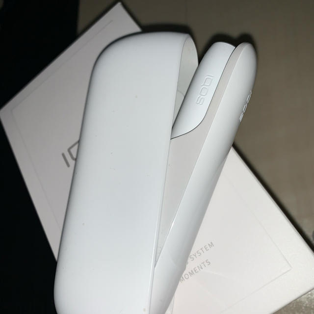 IQOS(アイコス)のiQOS３white メンズのファッション小物(タバコグッズ)の商品写真