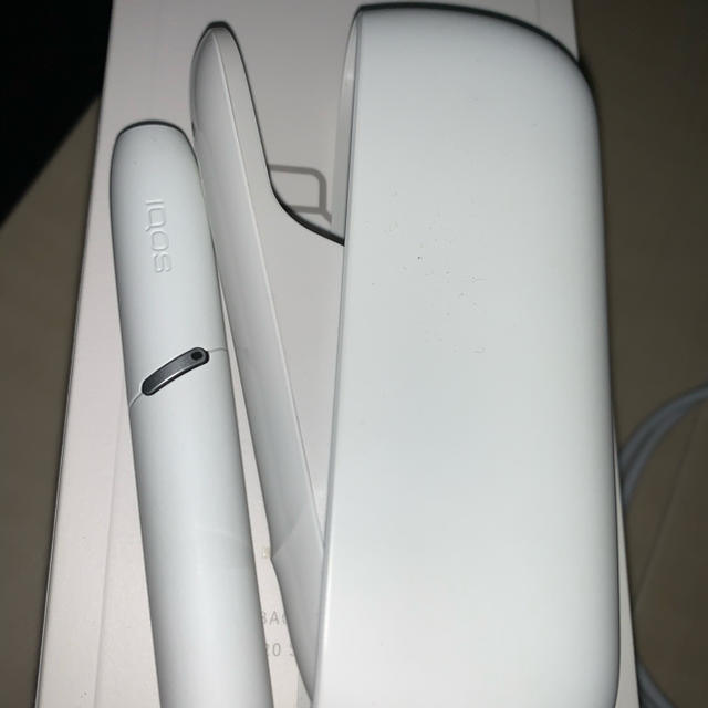 IQOS(アイコス)のiQOS３white メンズのファッション小物(タバコグッズ)の商品写真