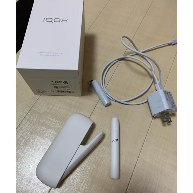 IQOS(アイコス)のiQOS３white メンズのファッション小物(タバコグッズ)の商品写真