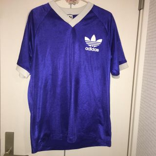 アディダス(adidas)のadidas Tシャツ(Tシャツ/カットソー(半袖/袖なし))