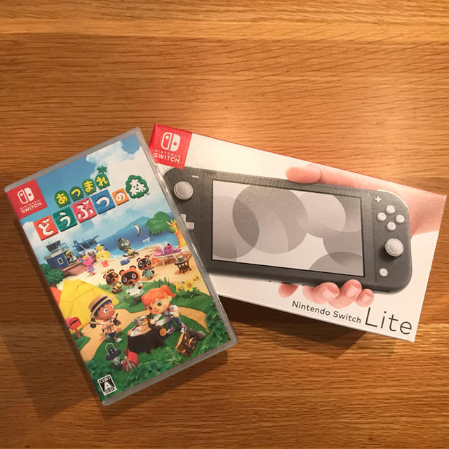 Nintendo Switch(ニンテンドースイッチ)の【新品セット】任天堂 スイッチ lite グレー あつまれ どうぶつの森 エンタメ/ホビーのゲームソフト/ゲーム機本体(携帯用ゲーム機本体)の商品写真