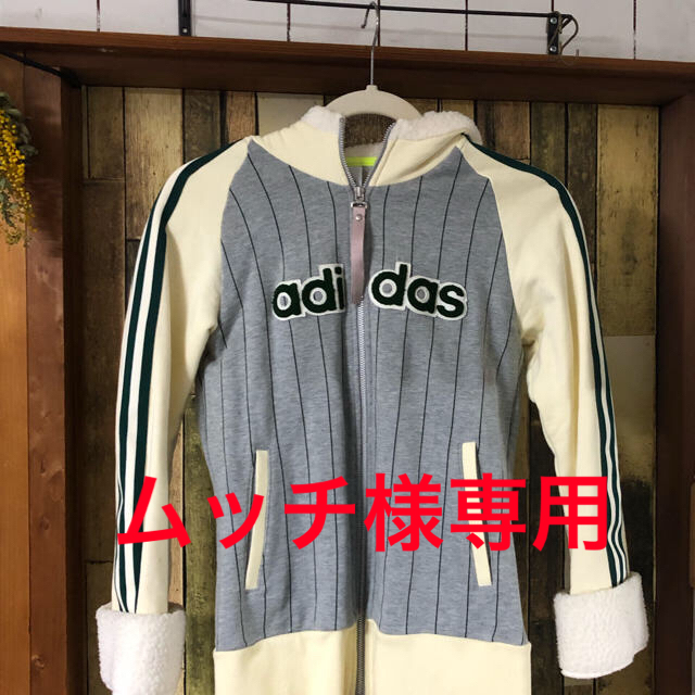 adidas(アディダス)のadidas アディダススウェットパーカー レディースのトップス(パーカー)の商品写真