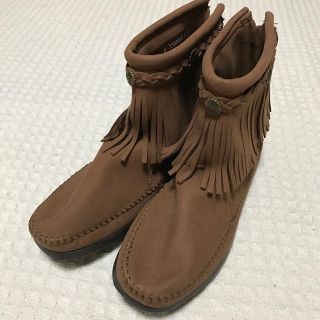 ミネトンカ(Minnetonka)のミネトンカ×earth コラボ フリンジブーツ ブラウン 23cm 新品(ブーツ)