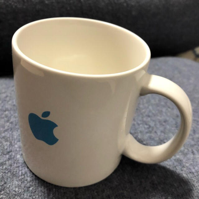 Apple(アップル)の大幅値下げ　Apple マグカップ　ホワイト キッズ/ベビー/マタニティの授乳/お食事用品(マグカップ)の商品写真