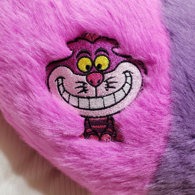 Disney(ディズニー)の【CHESHIRE CAT様専用】アリス　チェシャ猫　クッション エンタメ/ホビーのおもちゃ/ぬいぐるみ(キャラクターグッズ)の商品写真