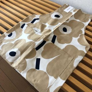 マリメッコ(marimekko)のマリメッコ エプロン ウニッコ ベージュ(収納/キッチン雑貨)