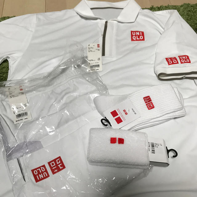 UNIQLO(ユニクロ)のユニクロ　フェデラー ウィンブルドン19モデル　【上下L】 スポーツ/アウトドアのテニス(ウェア)の商品写真