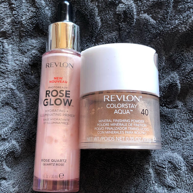 REVLON(レブロン)のレブロン ローズグロウ（化粧下地）とパウダーファンデーションのセット コスメ/美容のベースメイク/化粧品(ファンデーション)の商品写真