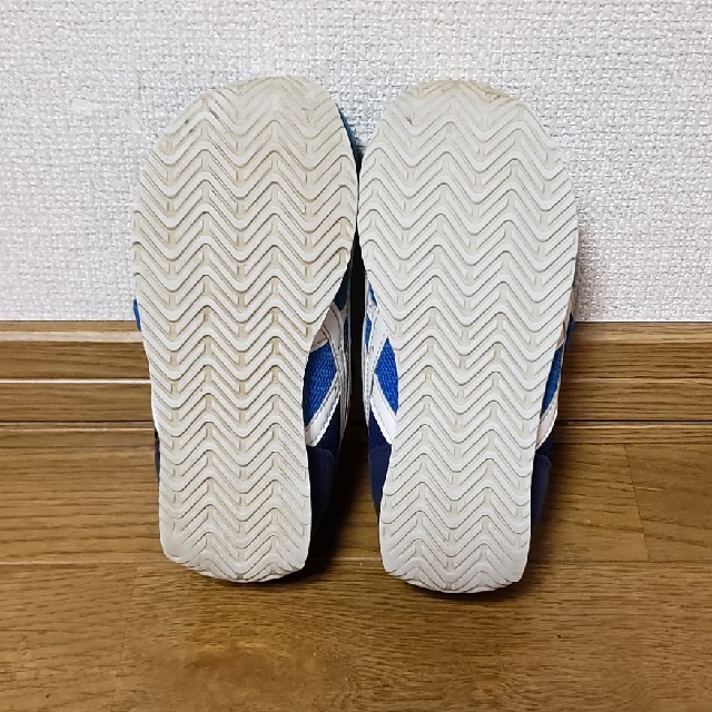 asics(アシックス)のアシックス★17.5cm★アイダホミニ★キッズ★スニーカー★ASICS キッズ/ベビー/マタニティのキッズ靴/シューズ(15cm~)(スニーカー)の商品写真