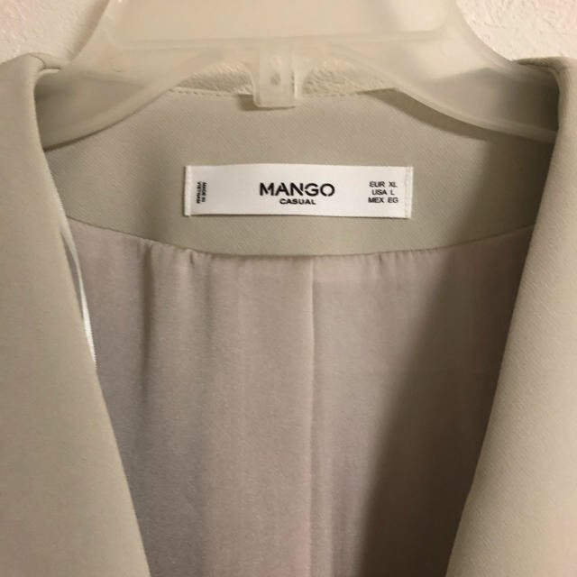 MANGO(マンゴ)のMANGO ジャケット　白　XL メンズのジャケット/アウター(ナイロンジャケット)の商品写真