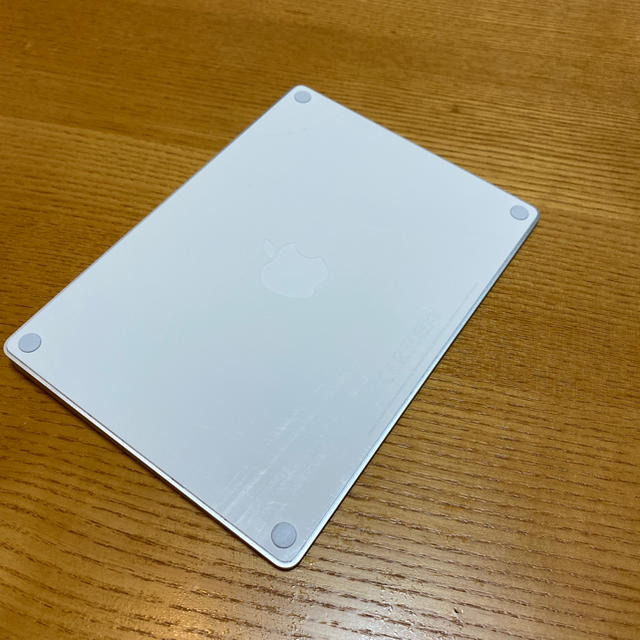 Apple(アップル)のMagic Trackpad 2の販売です。  スマホ/家電/カメラのPC/タブレット(PC周辺機器)の商品写真