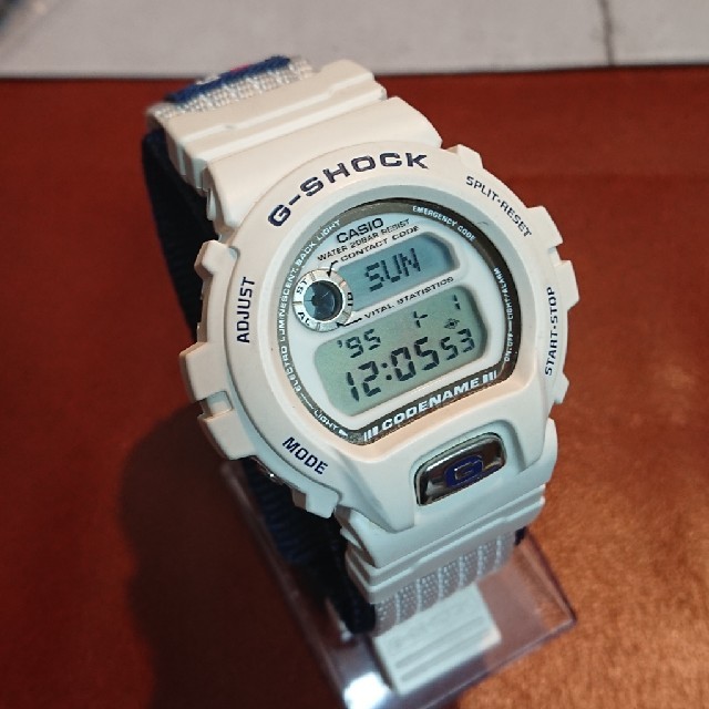 G-SHOCK(ジーショック)の【ユキまる様専用】【美品】G-SHOCK DW-6697 ラバコレ メンズの時計(腕時計(デジタル))の商品写真