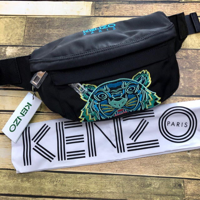 KENZO(ケンゾー)の新品 ケンゾー タイガープリント ベルトバッグ ボディバッグ メンズのバッグ(ボディーバッグ)の商品写真