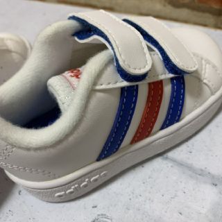 アディダス(adidas)のタグ付き未使用☆VALCLEAN2 白☆12センチ☆adidas キッズシューズ(スニーカー)