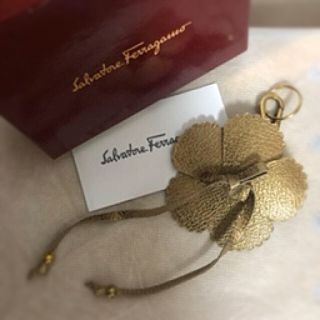 サルヴァトーレフェラガモ(Salvatore Ferragamo)の【新品】SALVATORE FERRAGAMO バッグチャーム/キーホルダー(キーホルダー)