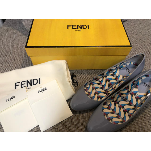 FENDI(フェンディ)の正規美品 FENDI フェンディ ブルーグレー エナメル パンプス 上品 レディースの靴/シューズ(ハイヒール/パンプス)の商品写真