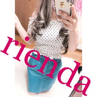 リエンダ(rienda)の1871.rienda ショート丈 ドット柄 シャーリング オフショルダー(チュニック)