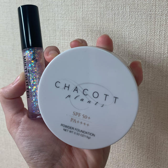 CHACOTT(チャコット)のチャコット パウダーファンデーションライトベージュdodoマルチグリッターセット コスメ/美容のベースメイク/化粧品(ファンデーション)の商品写真