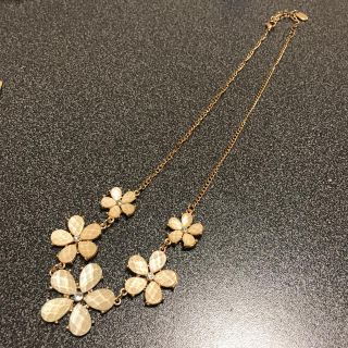 クレアーズ(claire's)のクレアーズ　お花　ネックレス(ネックレス)