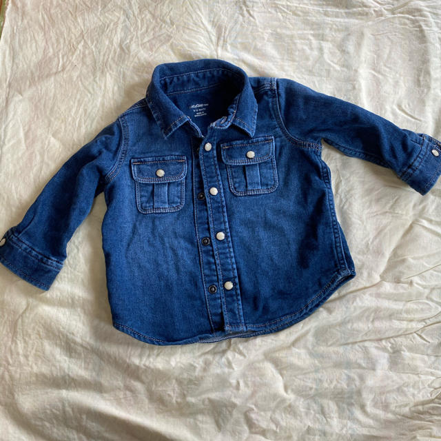 babyGAP(ベビーギャップ)のGAP  デニムシャツ キッズ/ベビー/マタニティのベビー服(~85cm)(シャツ/カットソー)の商品写真