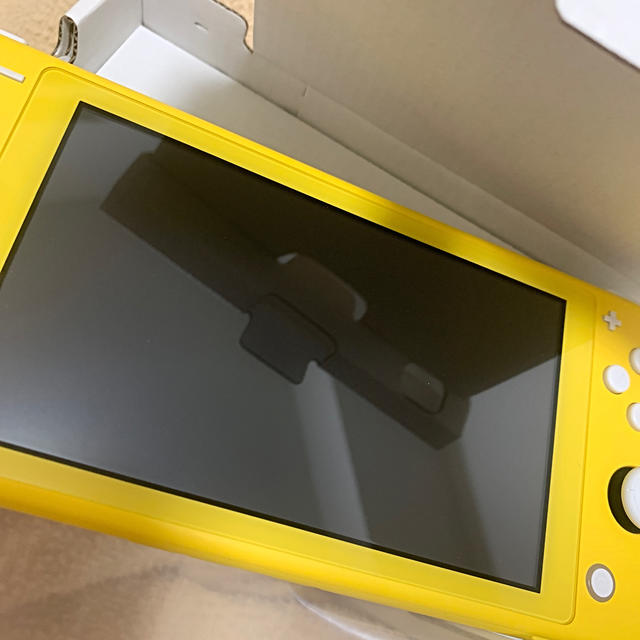 Nintendo Switch(ニンテンドースイッチ)のNintendo Switch Lite イエロー エンタメ/ホビーのゲームソフト/ゲーム機本体(家庭用ゲーム機本体)の商品写真