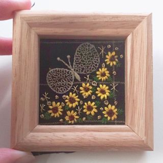 ミナペルホネン(mina perhonen)のミナペルホネン お花の刺繍 壁掛け ハンドメイド(ブローチ/コサージュ)