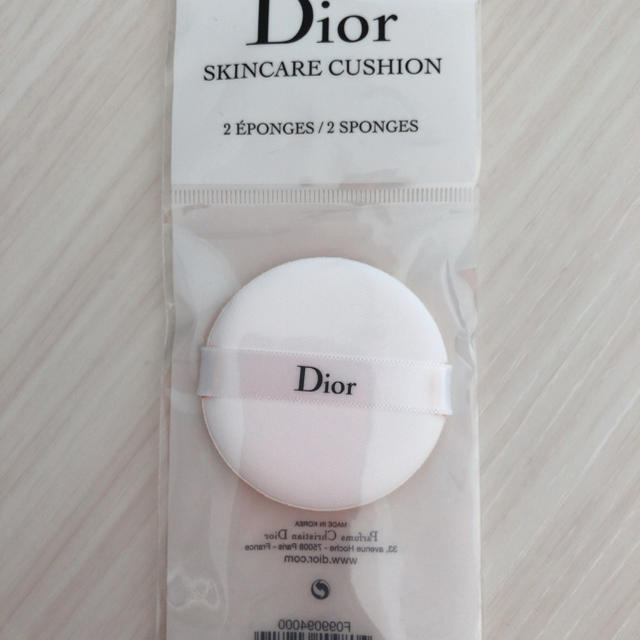 Dior(ディオール)のディオール　パフ コスメ/美容のメイク道具/ケアグッズ(パフ・スポンジ)の商品写真